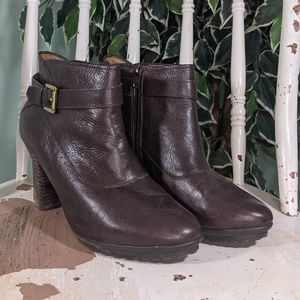 Easy Spirit Eskavina Heeled Leather Ankle Boot